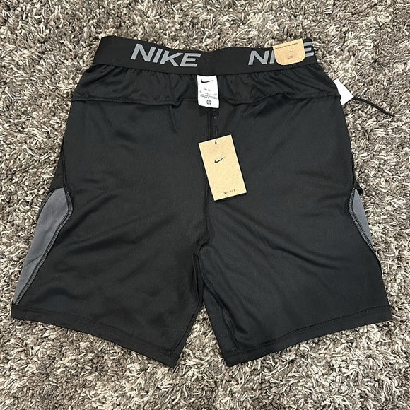 New NIKE Sportswear Athleisure Casual Sports Color Block Dri-Fit Training shorts - Picture 4 of 14
